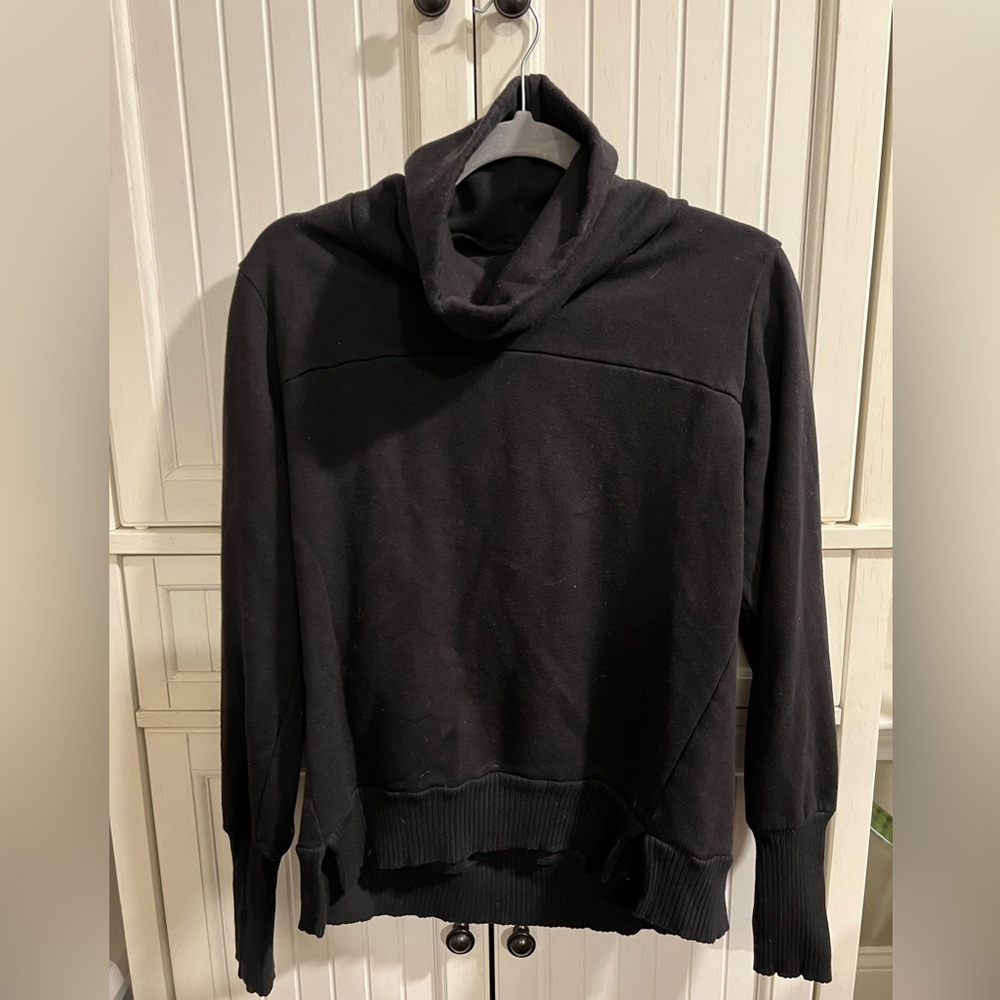 ALO yoga turtleneck sweatshirt